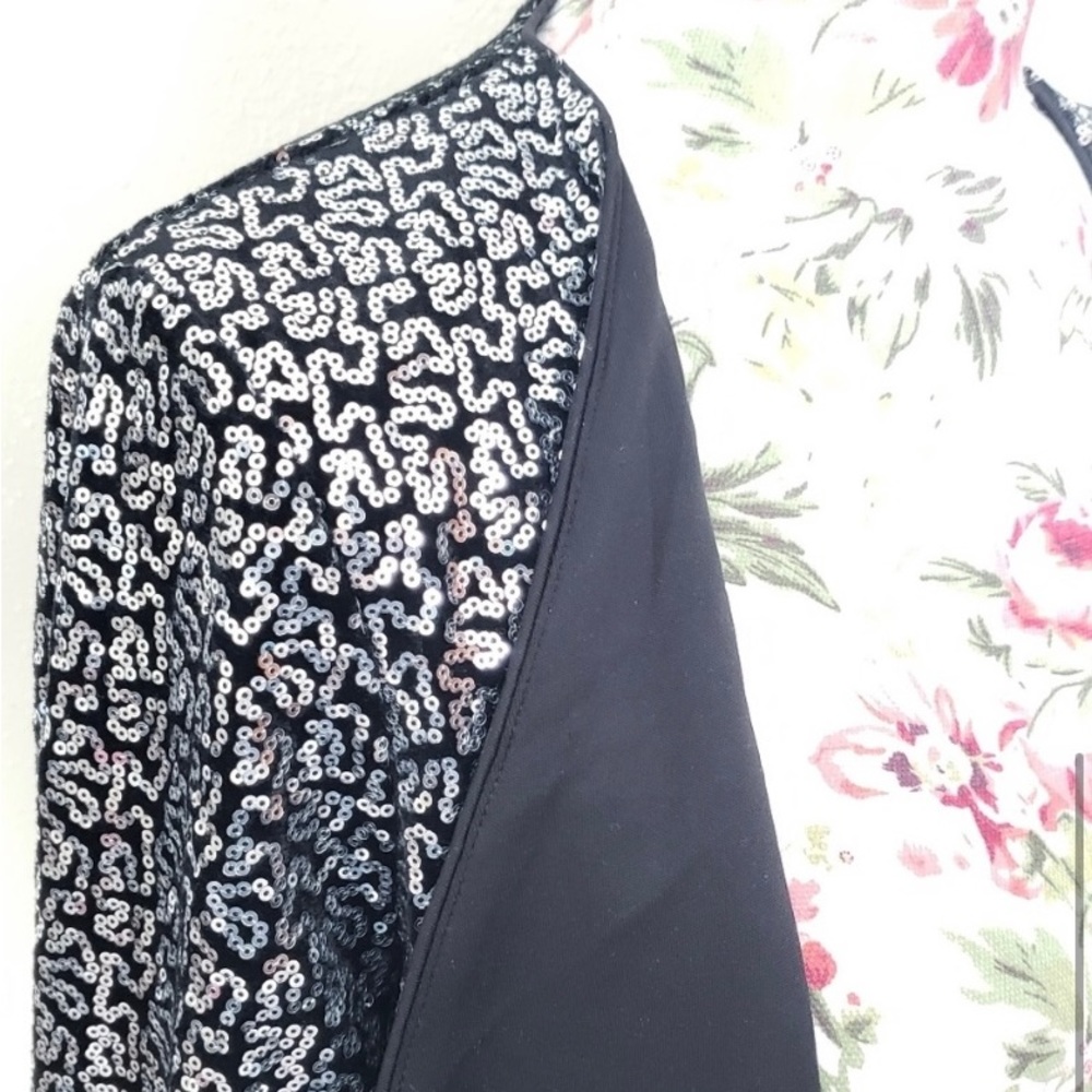 GORGEOUS Ivanka Trump Sequin blazer 🖤🩶 Side Medium